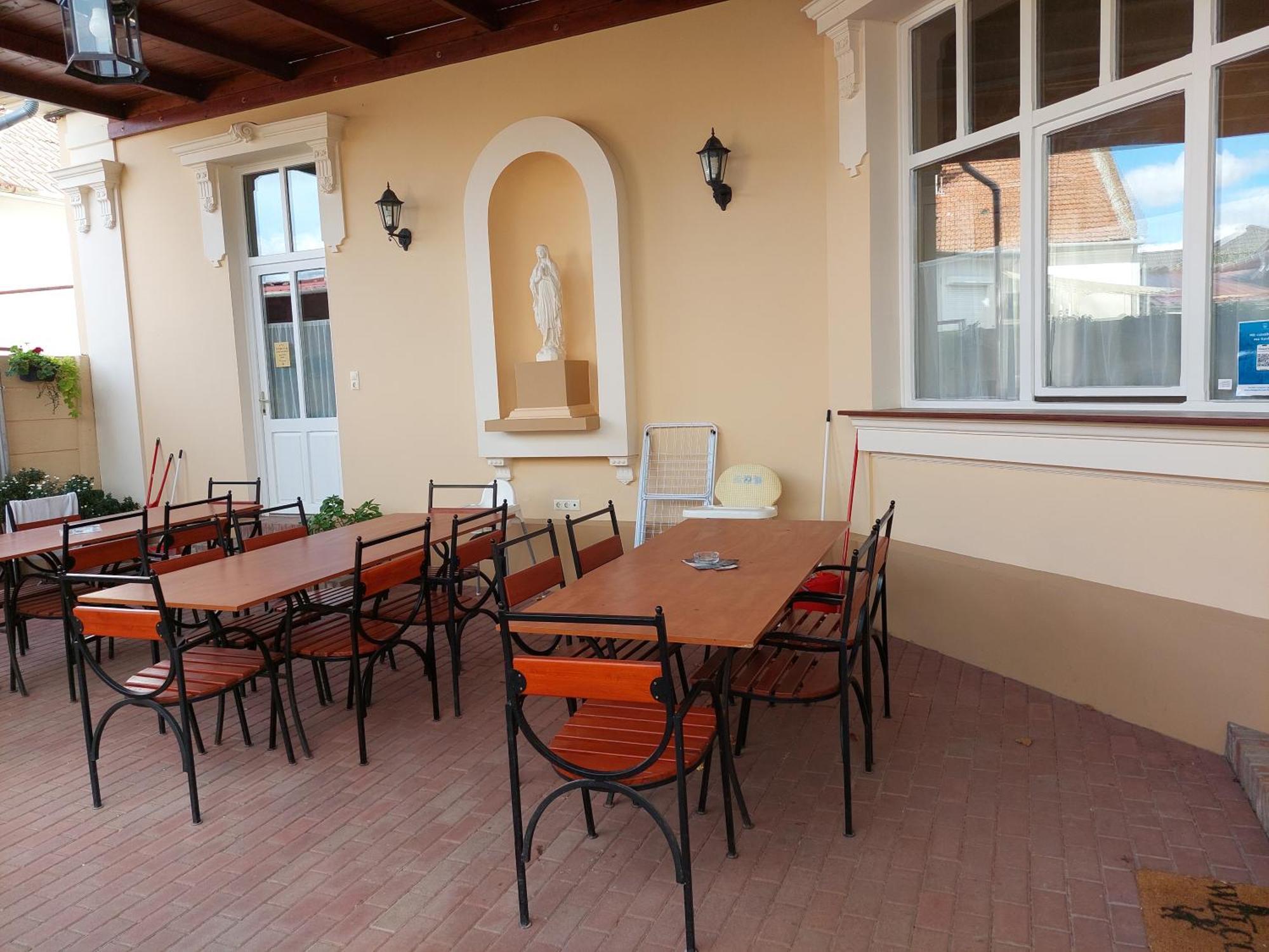 Gyulai Mesehaz Apartman Extérieur photo