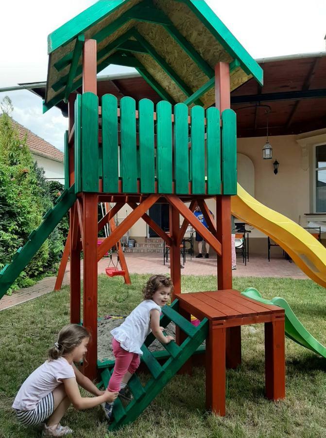 Gyulai Mesehaz Apartman Extérieur photo