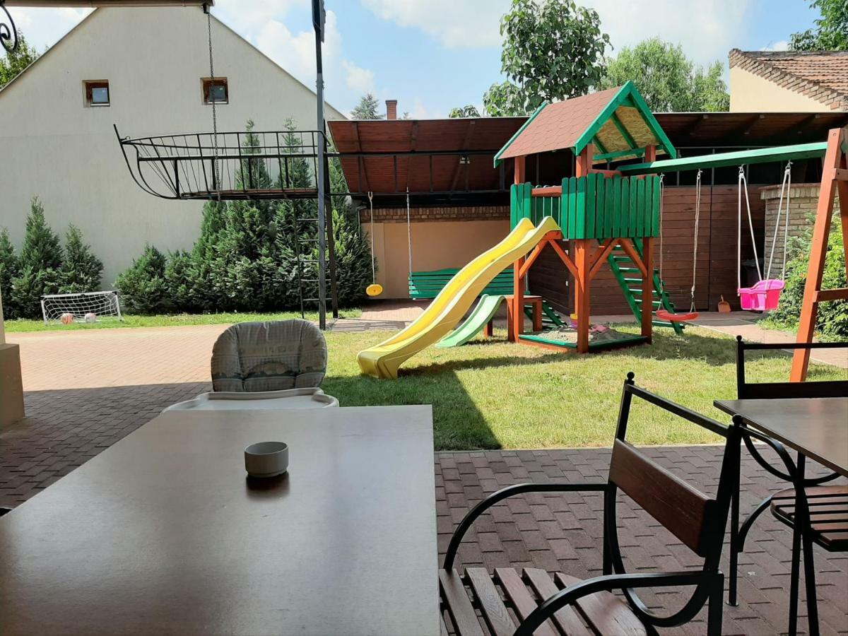 Gyulai Mesehaz Apartman Extérieur photo